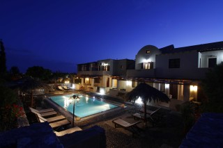 bird villa swimming pool at night